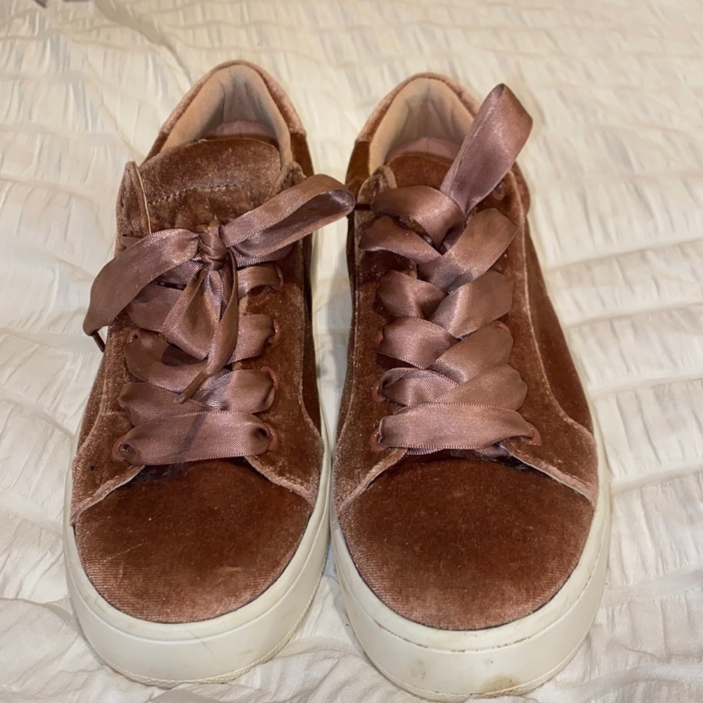 Steve Madden Velvet Sneakers Gem